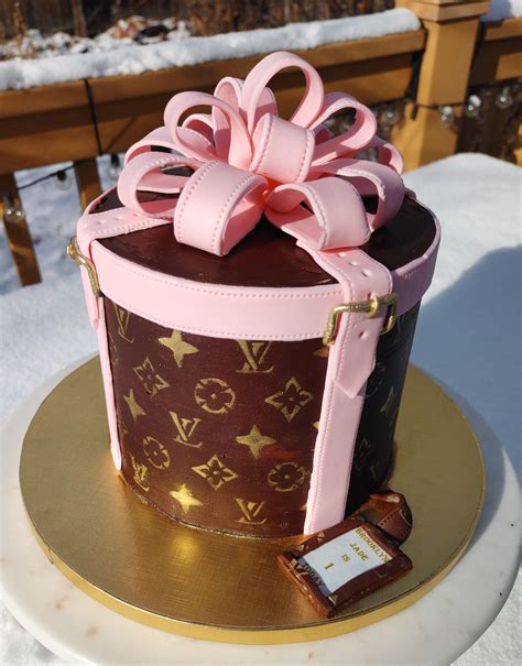cake louis vuitton